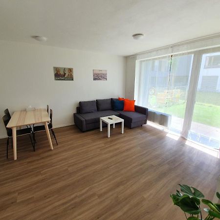 Modern Apartment With Terrace And Garage In The City Center Plzeň Exterior foto