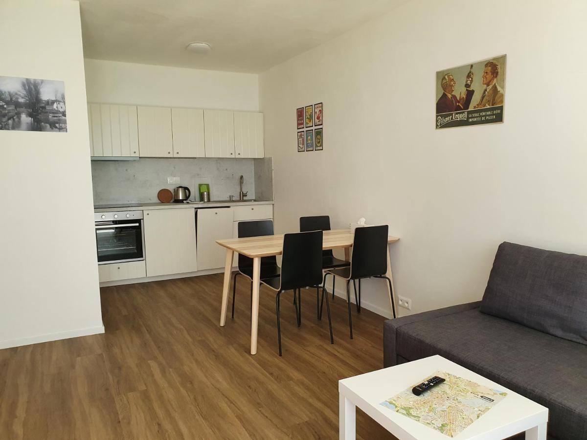 Modern Apartment With Terrace And Garage In The City Center Plzeň Exterior foto